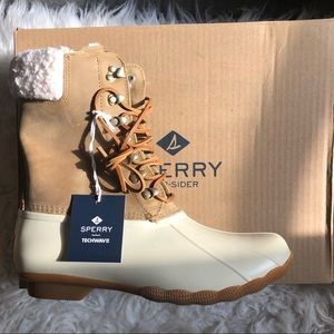 New Sperry boots (with tags and box)